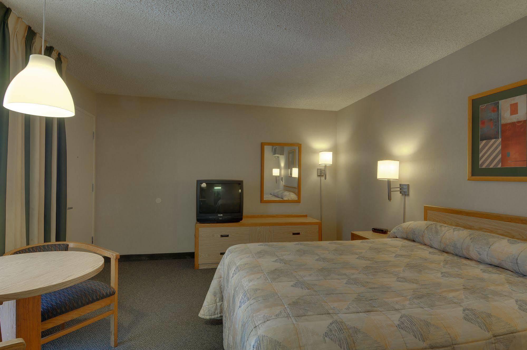 Vagabond Inn Окснард Екстериор снимка